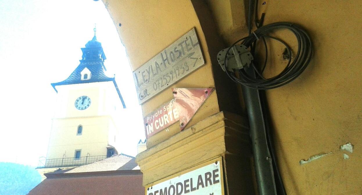 Leyla Hostel Брашов Экстерьер фото