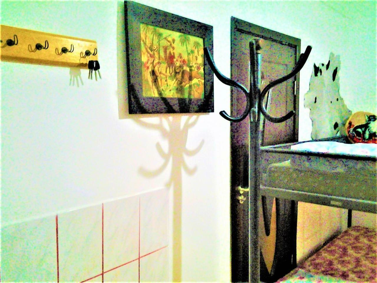 Leyla Hostel Брашов Экстерьер фото